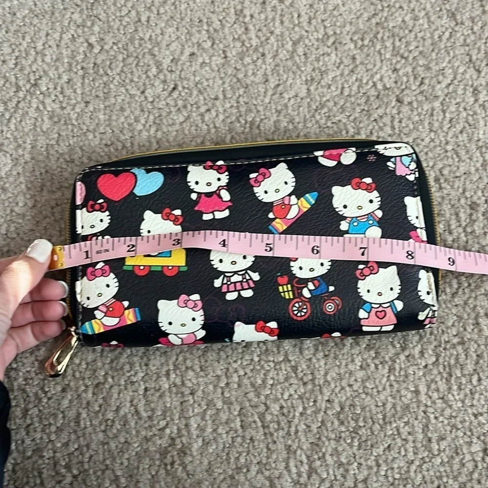 “Hello Kitty Wallet” - Picture 4 of 6